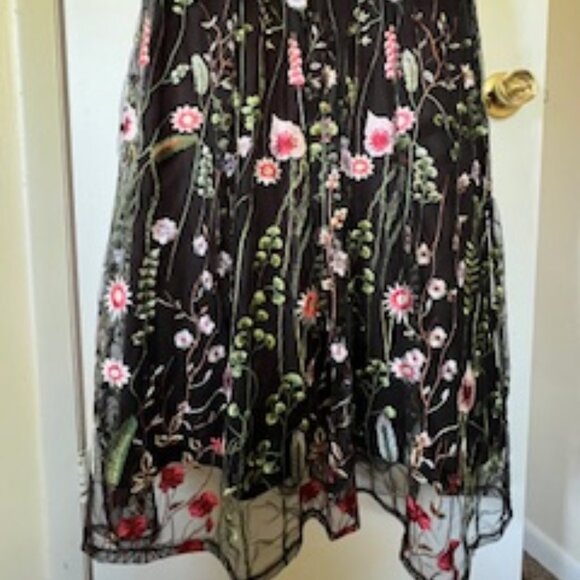 Spring Flower Embroidered Black Sleeveless Dress "New w/Tags, Never Worn" - Picture 4 of 8